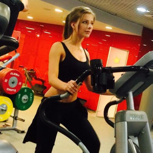 Елизавета Арзамасова (Галина Сергеевна) из сериала Папины Дочки ставь? 02