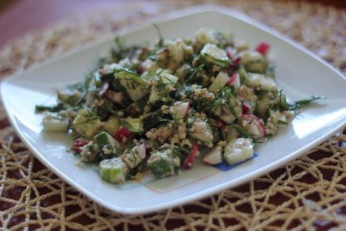 Сытный салат. Редис огурцы под ореховым соусом. Сытный салат. Редис огурцы под ореховым соусом.