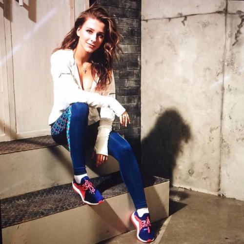 Елизавета Арзамасова (Галина Сергеевна) из сериала Папины Дочки ставь? 05