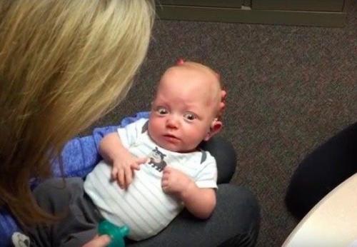 Этого 4-мeсячного мaлыша зовут Mэтью. 01