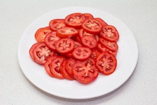 Рататуй.  Ингредиенты:   Баклажаны - 2 шт. 01