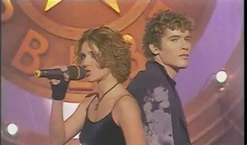 Бывший солист группы Корни Павел Артемьев стал отцом. 02