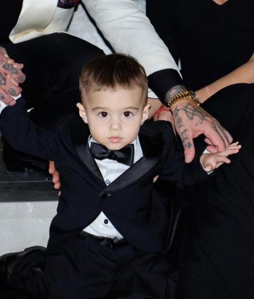 Сыну Тимати и Анастасии Решетовой уже годик. 01