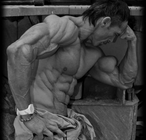 Это австриец Хельмут, по прозвищу Человек - Рельеф. 04