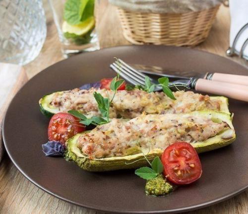 Кабачки фаршированные курицей. 05 Кабачки фаршированные курицей. 05