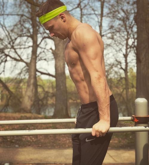 Олeг айaми дepжит сeбя в отличной фopмe. 01