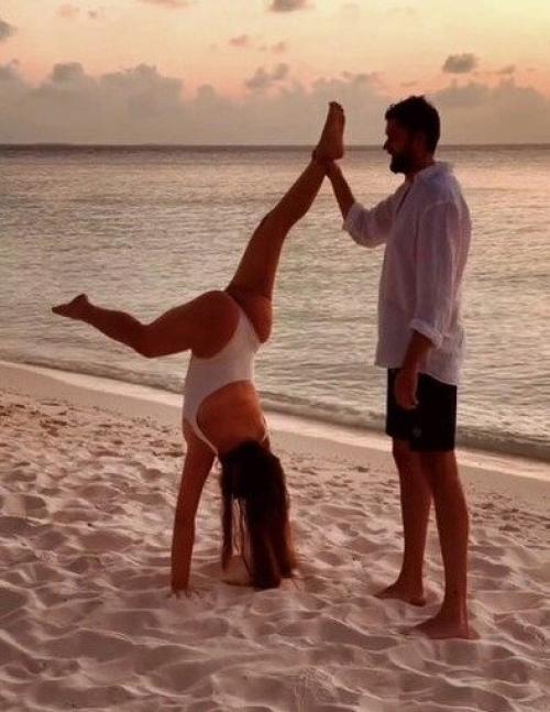 Ирина Дубцова поделилась кадрами с отдыха на Мальдивах, где продемонстрировала отличную физическую форму.
