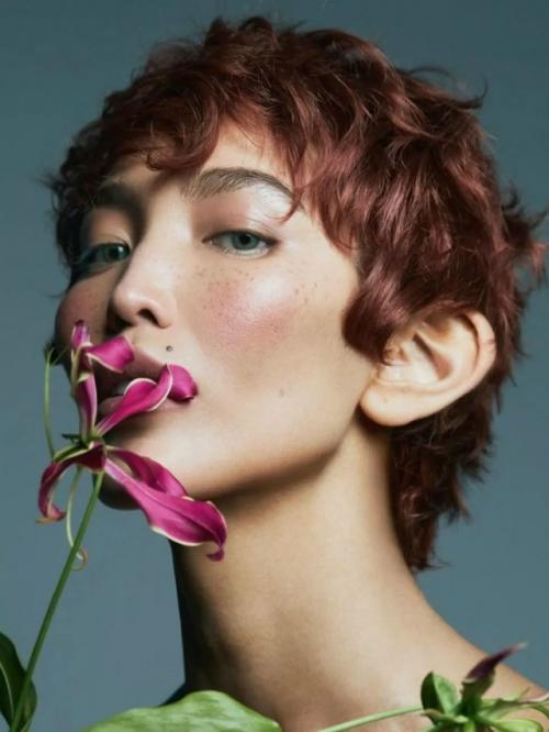 Жена Александра цекало, 34-летняя Дарина Эрвин, удивила подписчиков резкой сменой имиджа. 01