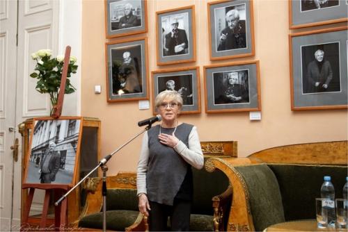 Какая она маленькая, какая она великая. 05