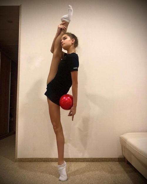 Сестры Аверины: российские гимнастки, которые очень талантливы. 01