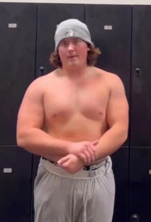 Атлет бэнкс.  Такая форма была достигнута за один год. 01