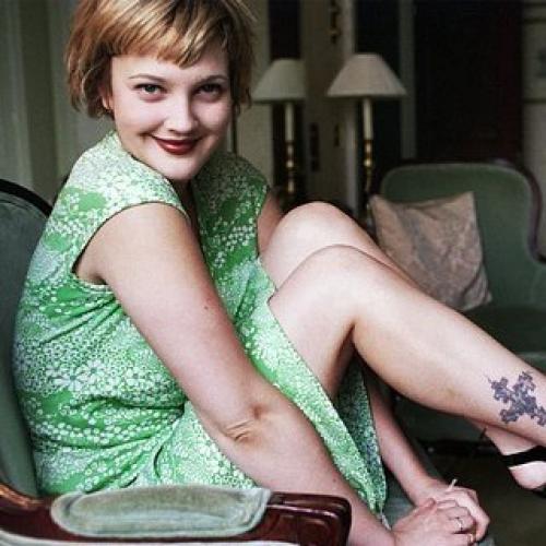 Теперь к важным новостям - Дрю бэрримор не моет ноги каждый день, и они (по ее словам) не пахнут.

