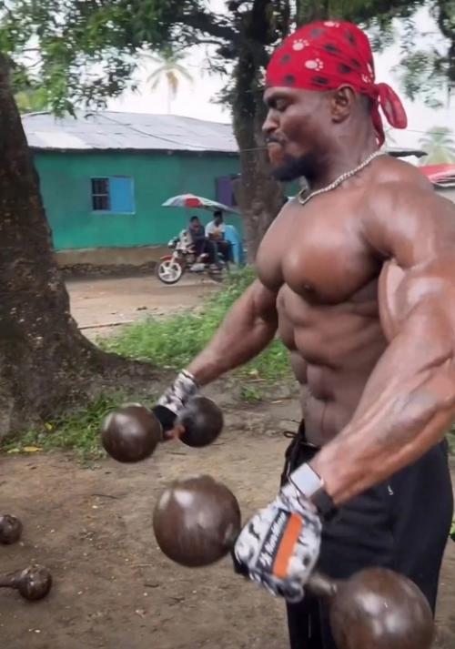 Как тренируются в африканской стране Либерия. 02