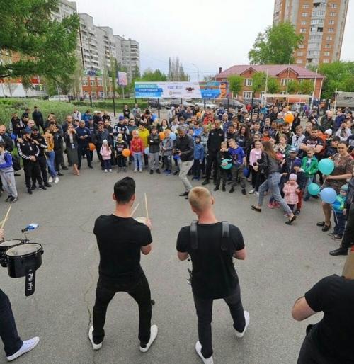 Команда Александра шлеменко в родном городе бесплатные спортплощадки ставит. 03