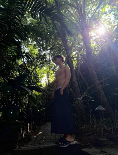 Ваня дмитриенко отдохнул на Шри-Ланке вместе с Анной пересильд. 03