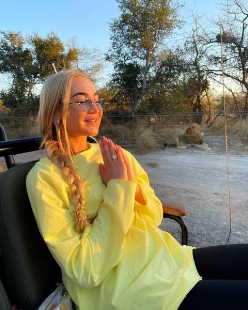 Ольга бузова улетела в Африку. 01