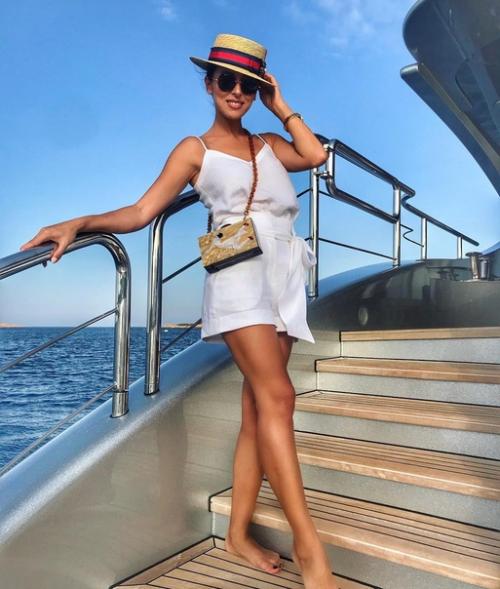 Красавица алсу выглядит шикарно. 04