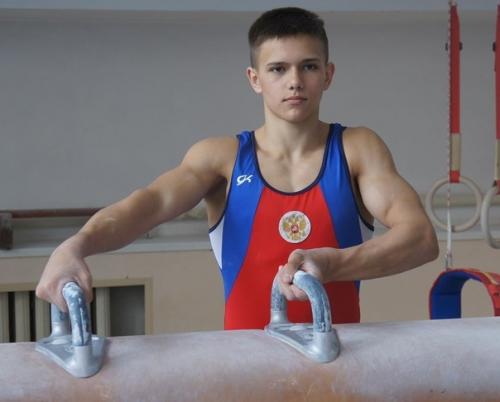Андрей Абдуллин - 16-летний гимнаст из Челябинска, вот это правильное поколение растет. 02