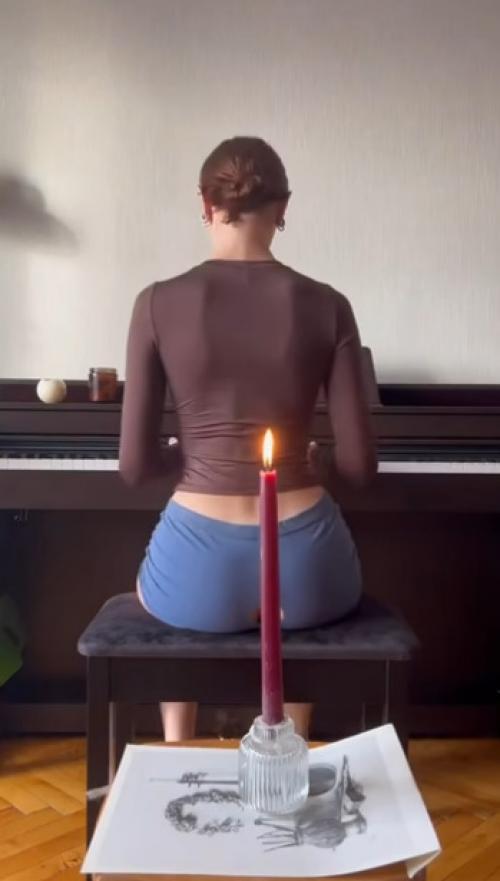 А вы точно учитель по музыке? 

