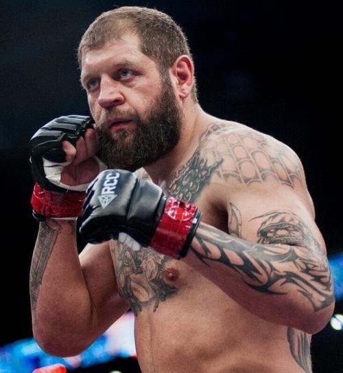 Алeкcaндp мeльянeнкo и aгa Иcмaилoв дoгoвopилиcь o бoe. 01