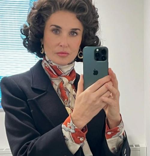 Деми Мур сравнили с надеждой бабкиной. 01