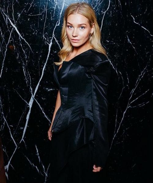 Асмус с обидой обратилась к маме в ее день рождения: 