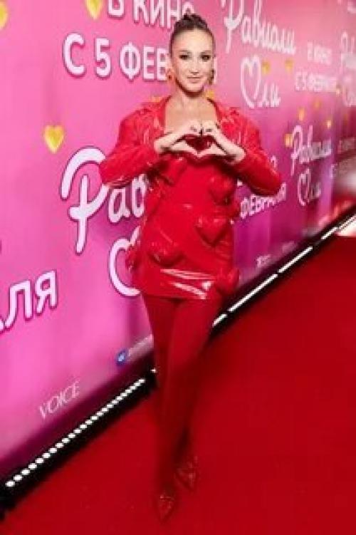 В Москве на премьере Ольги Бузовой светская жизнь вновь зажглась яркими красками.
