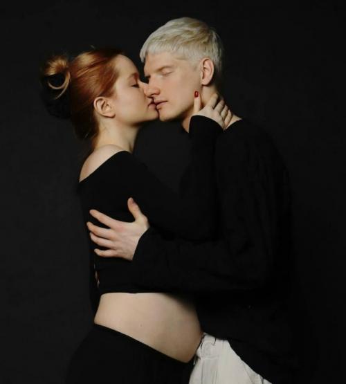 Мила Ершова, звезда сериала Трудные Подростки, сообщила о своей беременности. 01