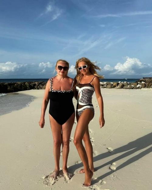 В сети обсуждают непропорционально длинные ноги бизнесвумен Яны рудковской.
