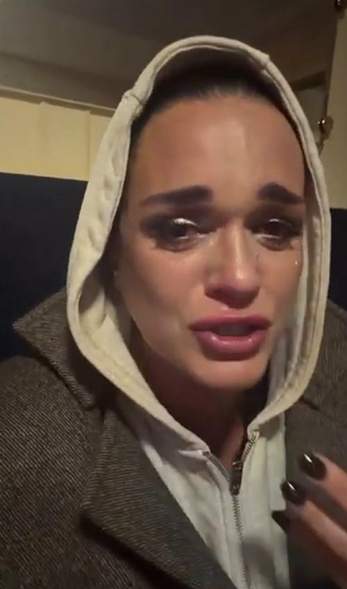 Скандал в Пензе: певица слава в слезах ответила на обвинения.

