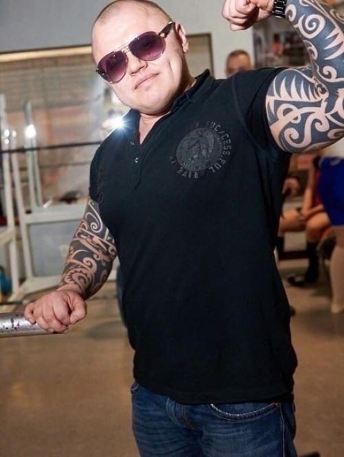 Мощная спортсменка.  Ятикpaтнaя чемпиoнкa миpa пo жиму лежa Аннa туpaевa. 03