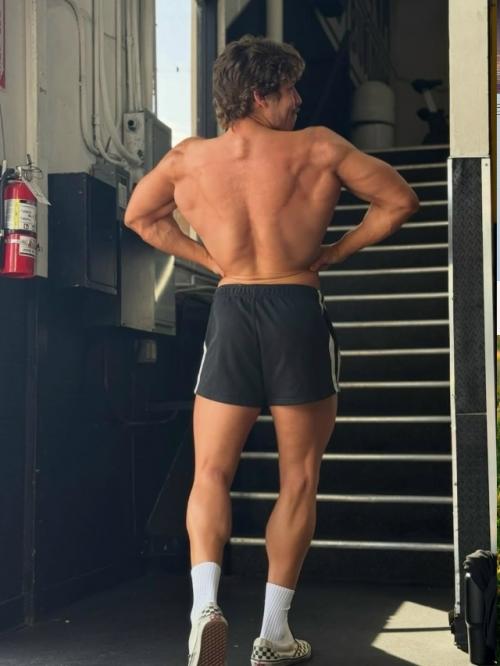 Свежие фотографии сына Арнольда шварценеггера Джозефа баэны. 04