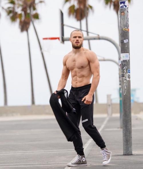 Форма Игоря Войтенко сейчас, 29 лет. 01