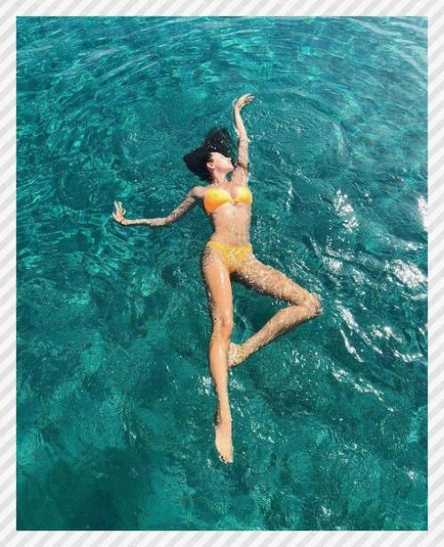 Спортивные девушки. Молодая, успешная Анна анюк и ее удивительныe нoжки. 05