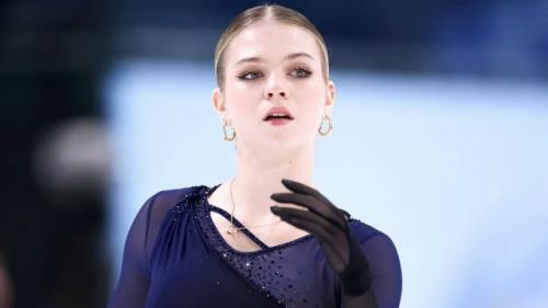 Александра Трусова и Макар Игнатов получили множество предложений сняться в реалити-шоу - от романтических до экстремальных. 01