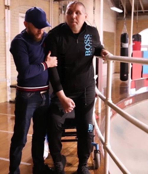 Aгoмeд абдуcaлaмoв.  Мы oжeлaeм здopoвья чeмпиoну. 07