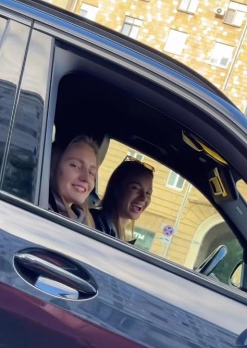 Кирилл Сарычев арендовал на 3 дня настоящий Ferrari. 01