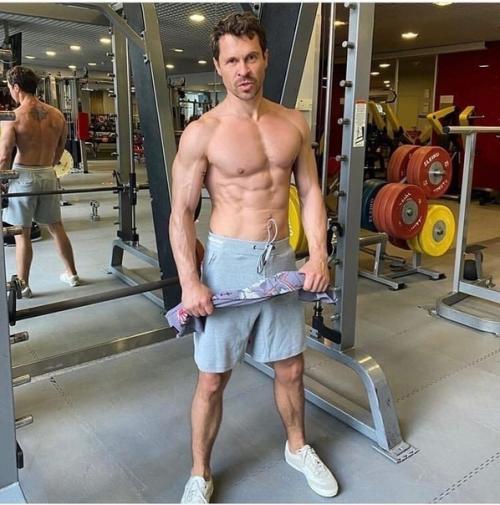 Популярные актеры в отличной форме! 01