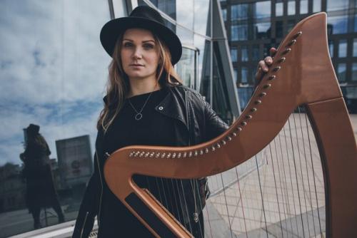 Электроарфистка Ольга Максимова даст большой летний концерт на Roof Music Fest. 02 Электроарфистка Ольга Максимова даст большой летний концерт на Roof Music Fest. 02