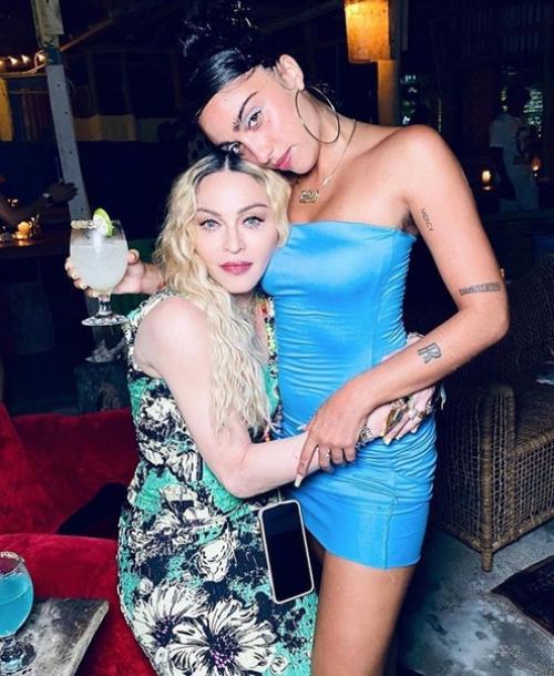 Мадонне исполнилось 62 года! 04