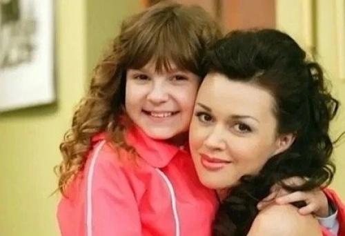 Выходит Замуж за Британского Бизнесмена - звезда сериала моя прекрасная няня Ирина Андреева готовится к свадьбе. 04