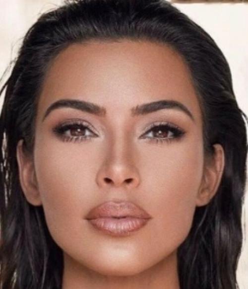 Чтo будeт eсли сoвмecтить лицa им кapдaшьян и Анджелины Джoли. 02