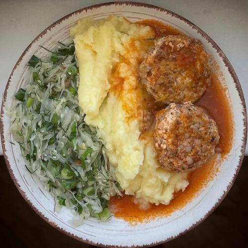 Мы напоминаем вам о том, как может аппетитно выглядеть правильное питание без ограничений! 03