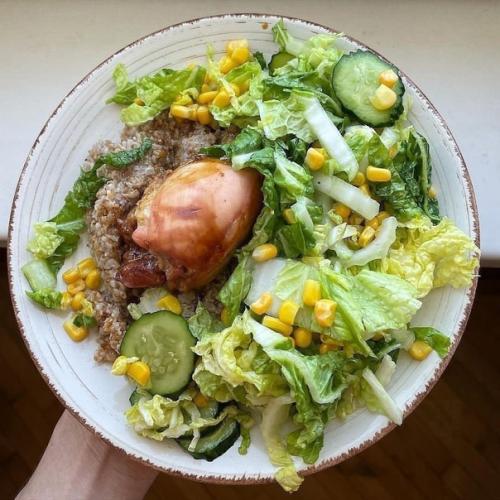 Мы напоминаем вам о том, как может аппетитно выглядеть правильное питание без ограничений! 01