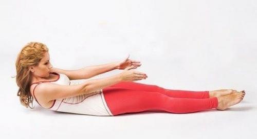 В зоне подмышек обычно скапливаются самые Упрямые запасы, так что тренироваться все равно придется. 06