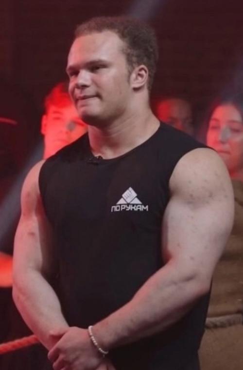 На турнире По Рукам случился нестандартный поединок. 01