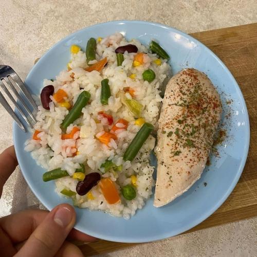 Даже простая полезная еда может выглядеть очень аппетитно. 05