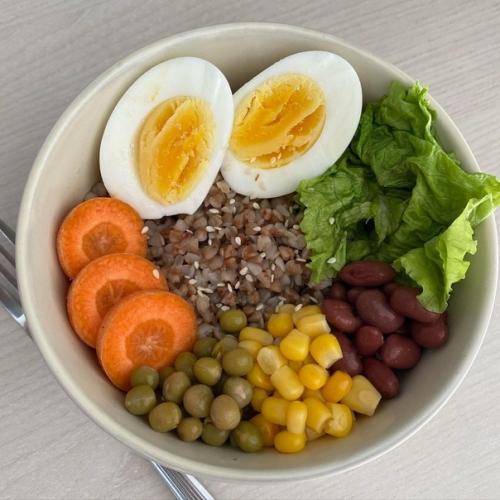 Даже простая полезная еда может выглядеть очень аппетитно. 01