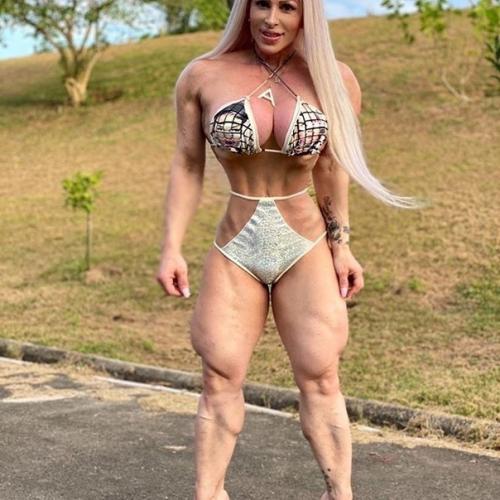 Суперпопулярная бодибилдерша, обладающая непропорциональным телом - 44-летняя Анна Луиза фрейтас. 01