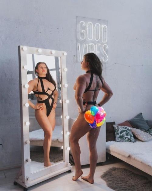 Дочь марии Шукшиной показала накачанноe тeло в откровeнном купальникe. 01